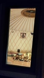 A travers la fenêtre de la yourte